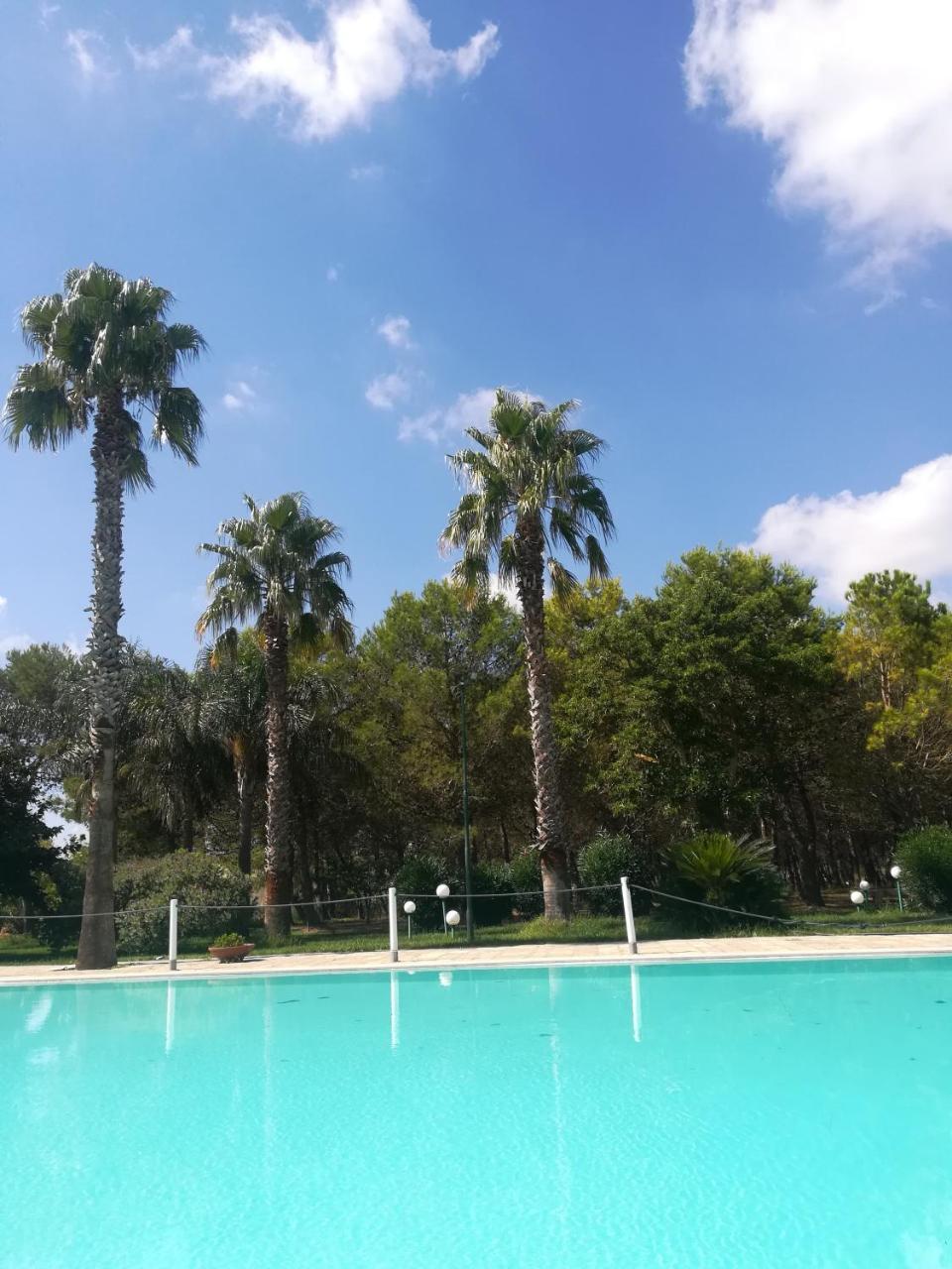 Agriturismo Torrevecchia San Pancrazio Salentino Kültér fotó